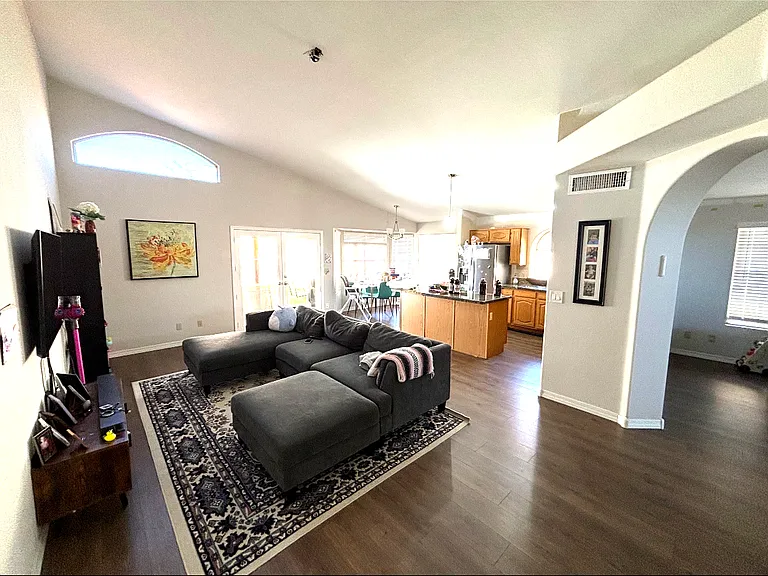 1228 E Bluefield Ave — Photo 2