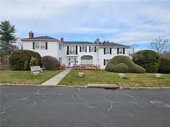 8 Ria Drive, White Plains, NY 10605