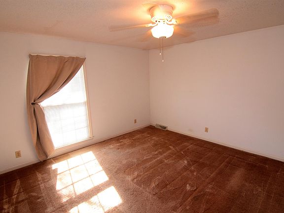 4th image of 1573 Barrett Dr
