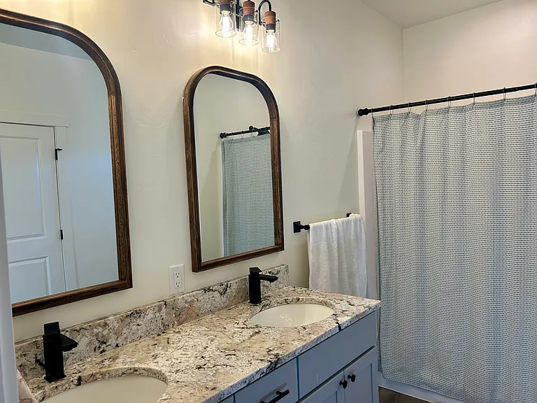 422 Jarrett Ave — Photo 8
