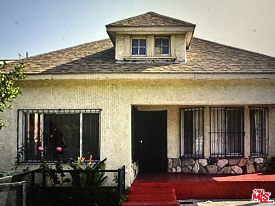 1st image of 10910 Wilmington Ave