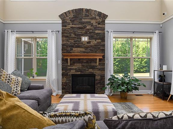 5th image of 8931 Grove Park Dr