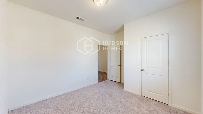 744 Devonshire Dr — Photo 26