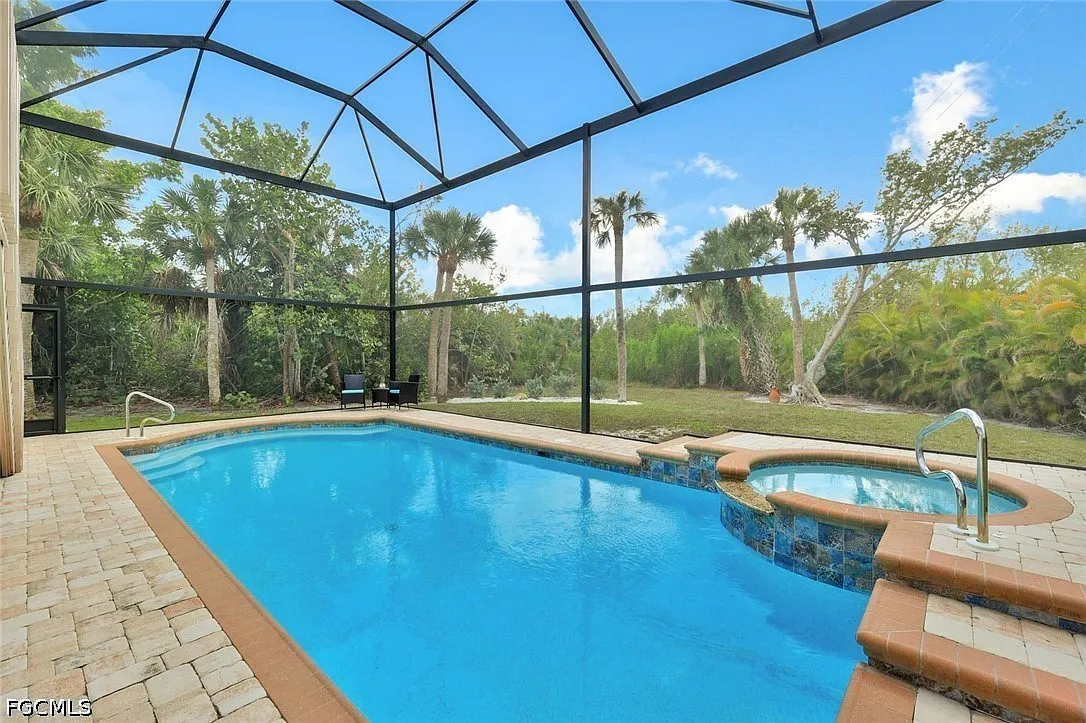 3 bed, 2.5 bath, 1827 sqft, $18,000 — Photo 3