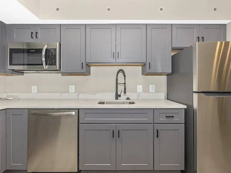 205 N Market St #2D — Photo 13
