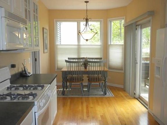 3rd image of 794 Woodland Dr