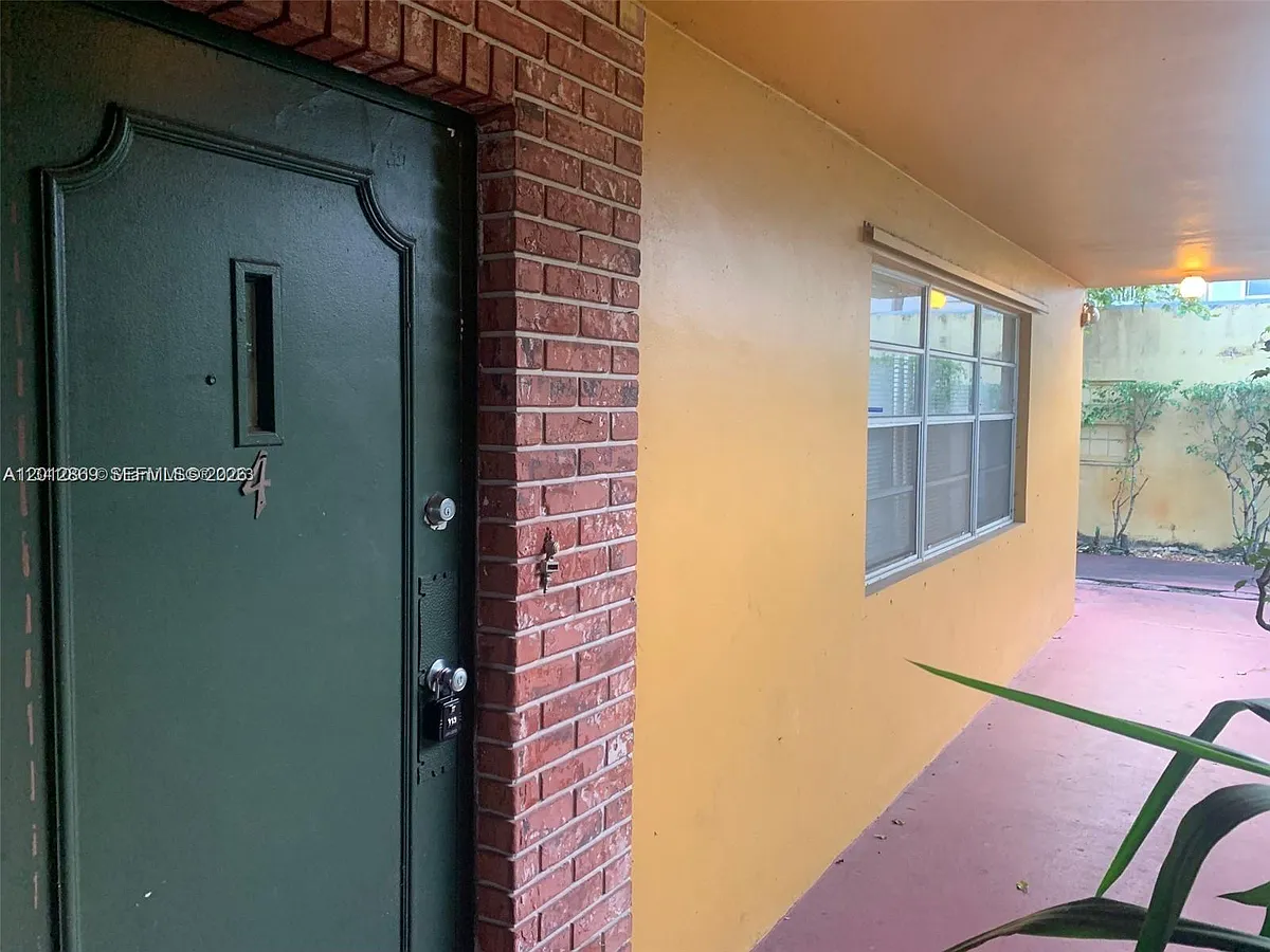 Building Photo - 1702 McKinley St #4