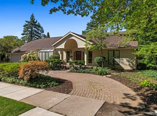 970 Oak Ave, Birmingham, MI 48009