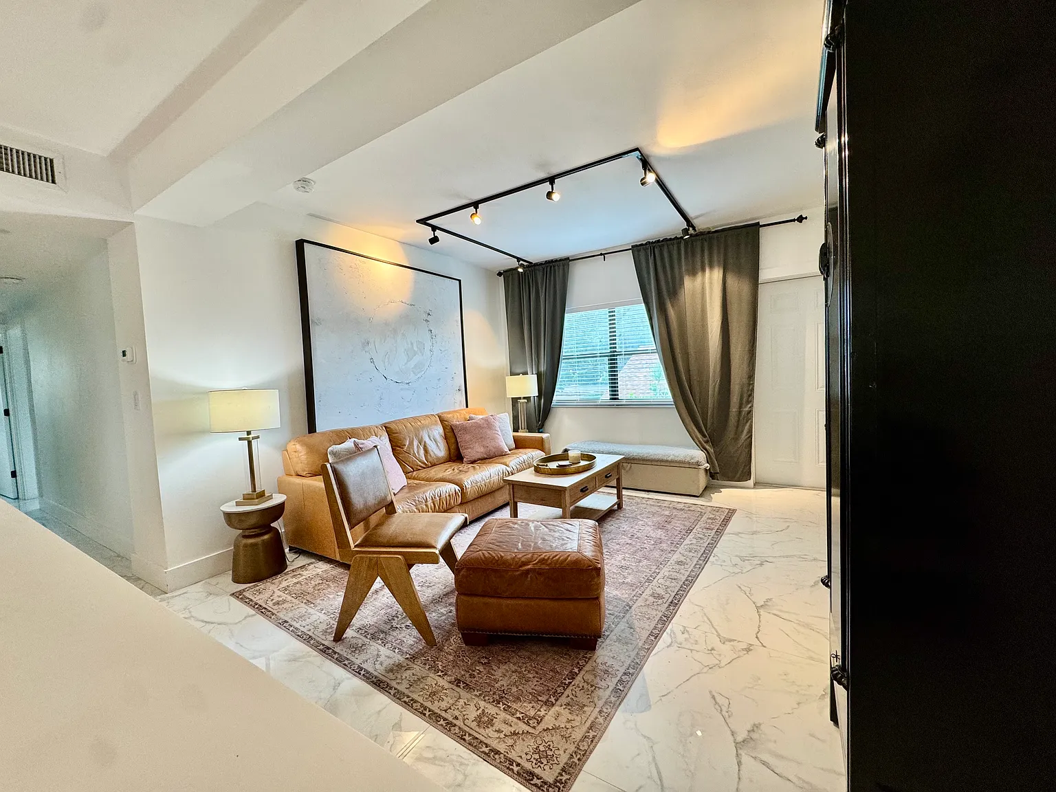 2 bed, 990 sqft, $3,300 — Photo 1