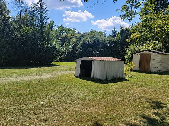 3rd image of 2976 Welland Dr