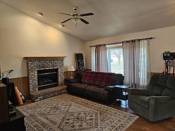 3rd image of 1016 Springs ROAD