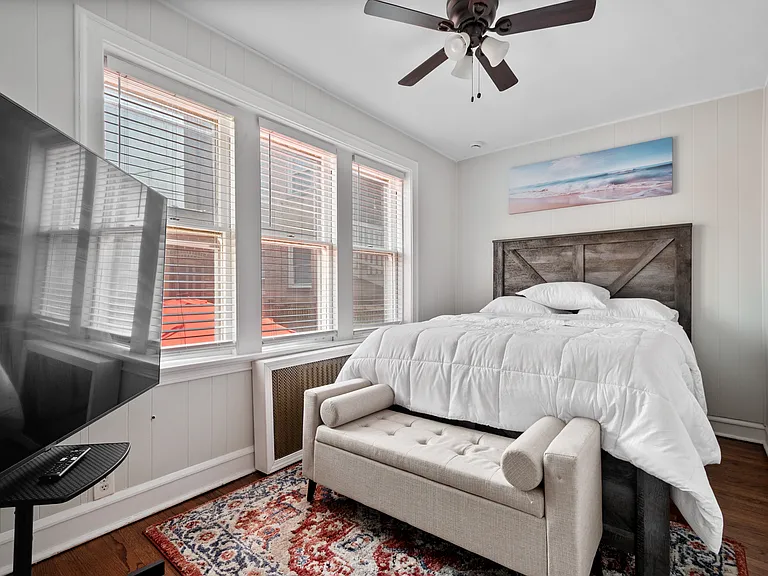 5507 N Artesian Ave #1 — Photo 29