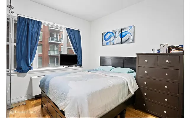 Rented by Douglas Elliman | media 19