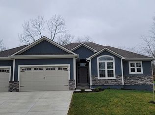 1600 Stonewall Dr, Oak Grove, MO 64075