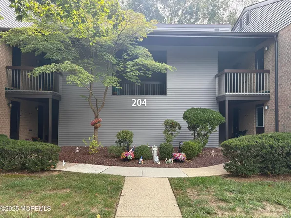 204 Covered Bridge Boulevard #F, Manalapan, NJ 07726