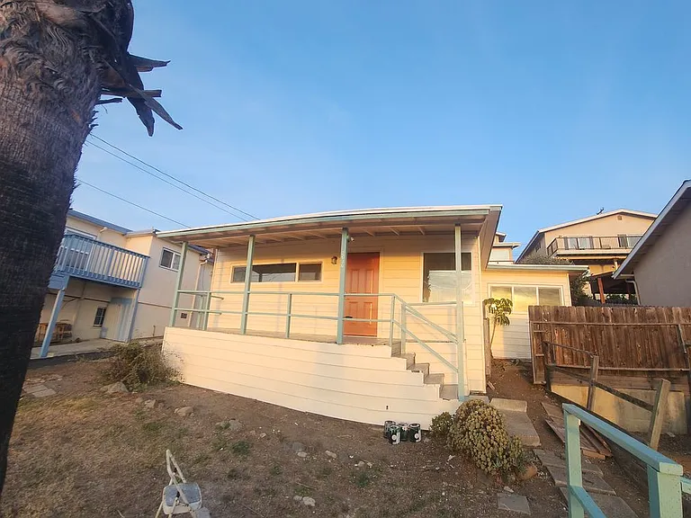 2636 Ironwood Ave — Photo 2