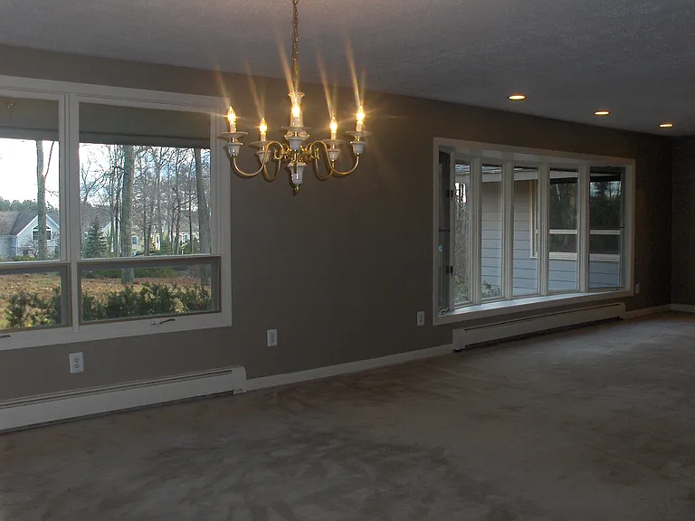 31 Woodvue Rd — Photo 5