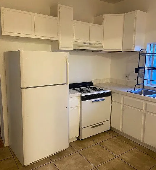 1494 W 27th St #3 — Photo 12