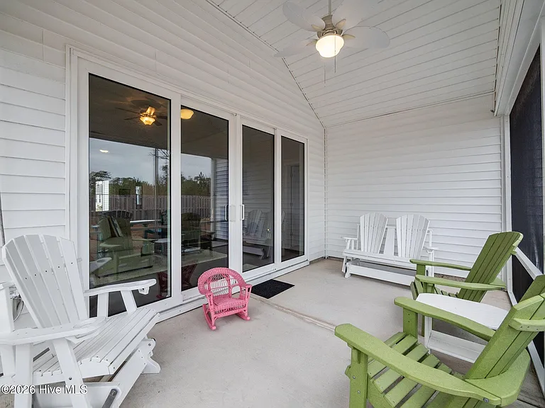 204 Edgewater Way — Photo 8