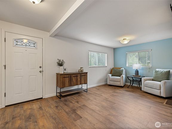 4th image of 5606 Vickery Avenue E