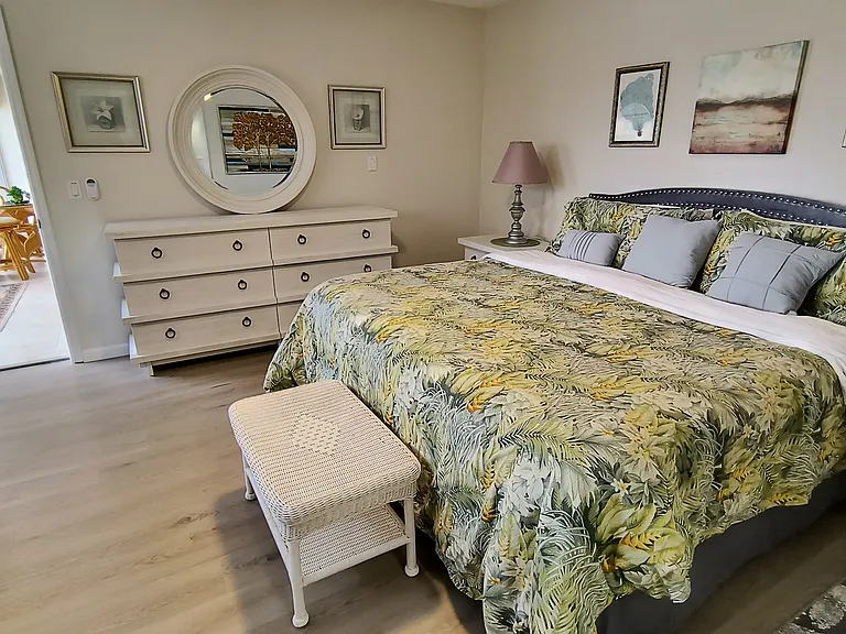 910 Juno Dr — Photo 12