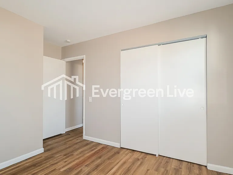 2048 Aristocrat Dr — Photo 11
