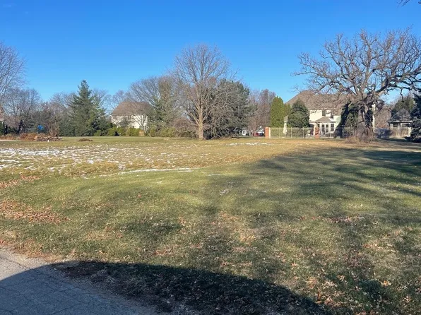 6 Oaklane Dr, Ottawa, IL 61350