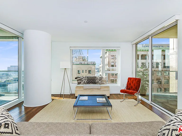 6250 Hollywood Blvd #11N — Photo 2