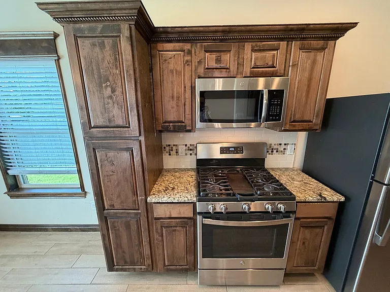 215 Tuscany Cir — Photo 10