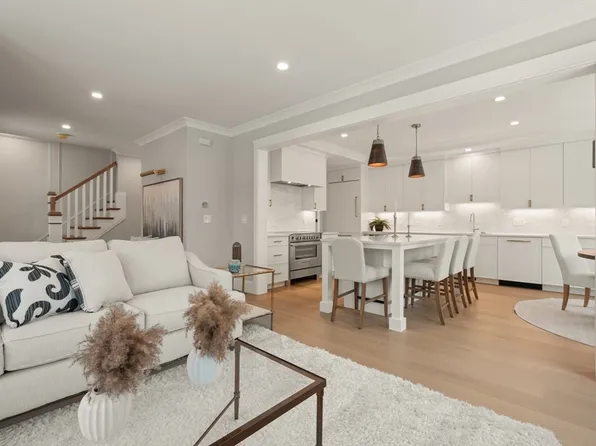 235 California St, Newton, MA 02458