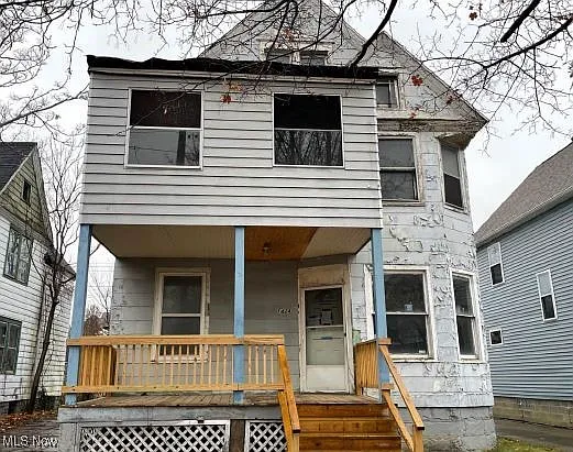 1424 E 111th St photo 1