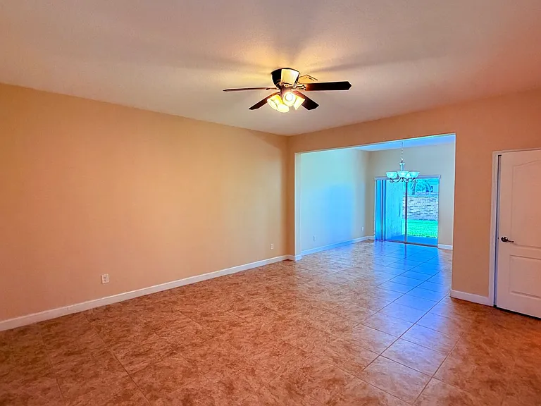 2832 Adelaide Ct — Photo 4