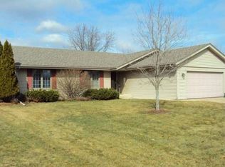6332 Renaissance Dr, Loves Park, IL 61111