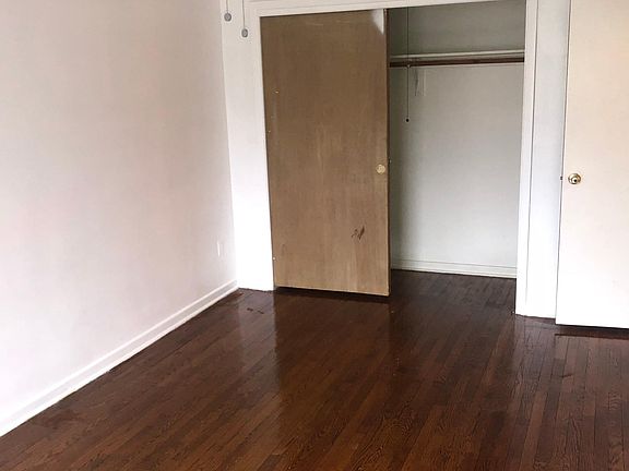 Bedroom W/ Large Closet 