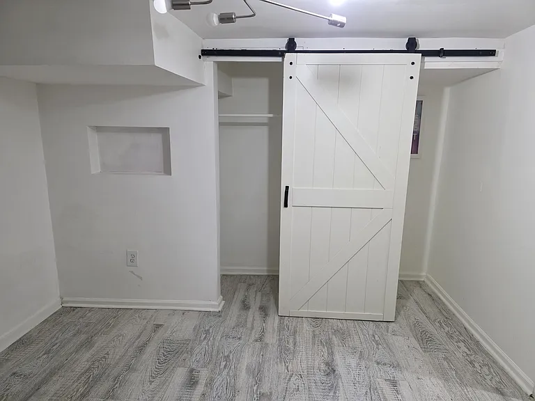2080 E Roxboro Rd NE — Photo 18