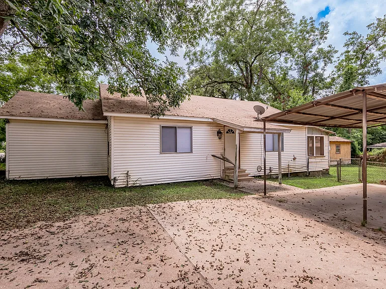 1107 W Dogwood St — Photo 6