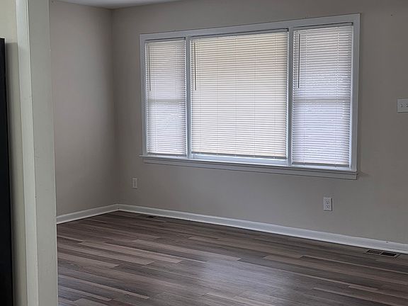3rd image of 300 Harrod Ln