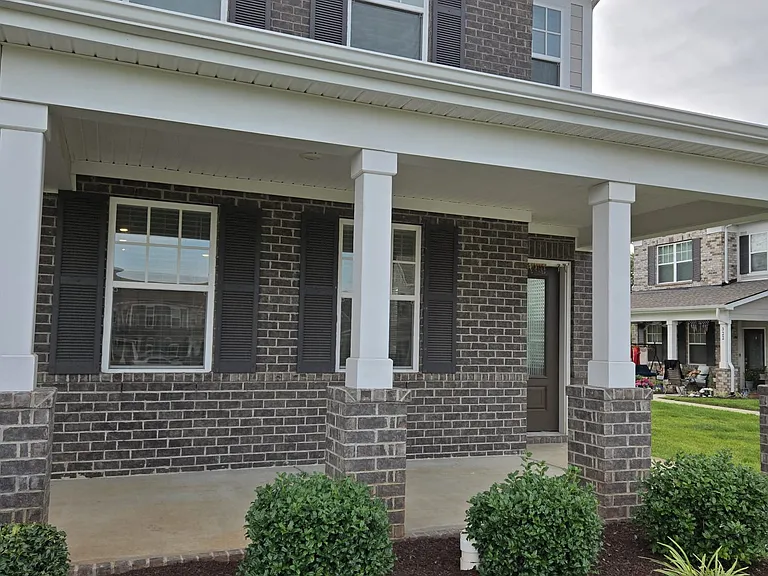 326 Lydia Dr — Photo 2