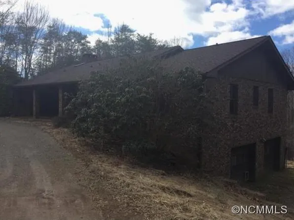 40 Janet Rd, Candler, NC 28715