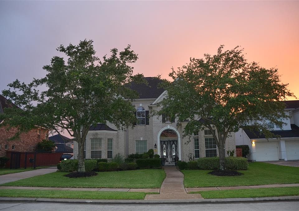 1st image of 5923 Sandia Lake Ln