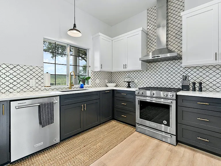 1604 Cliffwood Dr — Photo 13