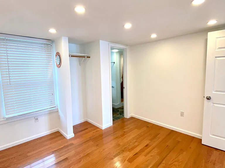 883 E Lakeshore Dr — Photo 8