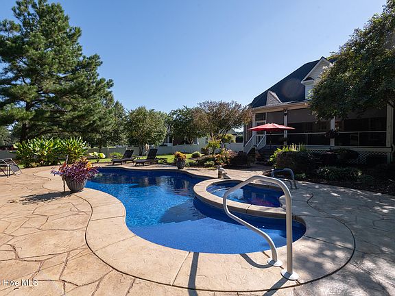 3rd image of 1146 Oak Hill Drive