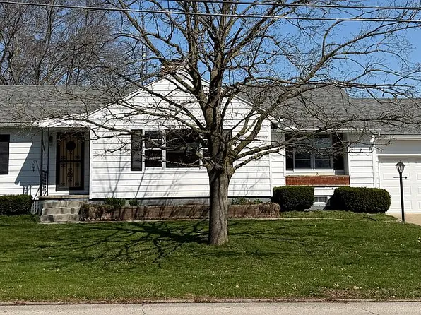 1447 Wayne St, Barberton, OH 44203