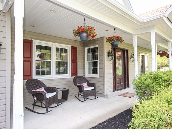 2nd image of 718 Wilson Cir