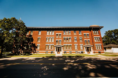 131 Fairview Ave N #7 Photo 1