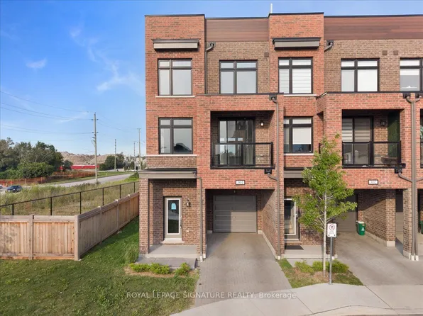 1865 Pickering Pkwy #301, Pickering, ON L1V 6Z6