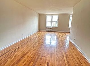 93-35 224th St #3K, Queens Village, NY 11428