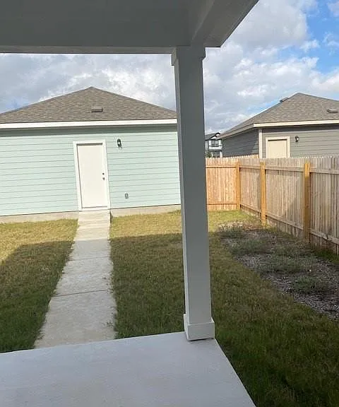 1721 Fountain Bridge Dr — Photo 16