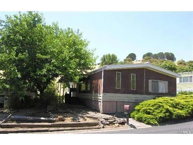 44 Goya Dr photo 1